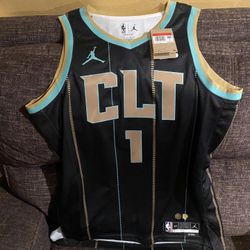 Charlotte Jersey/ Lamelo Ball #1