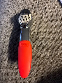 Garlic press/slicer