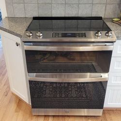 NEW GE 30” Wide Electric Slide In Double Oven Range 