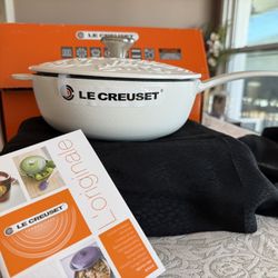 Le Creuset Olive Branch Saucier 2 1/4 Qt - NEW 