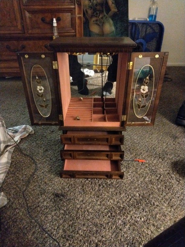 Beautiful Jewelry Box (Wooden)