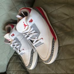 Jordan 3s Retro Fire Red Youth Size 