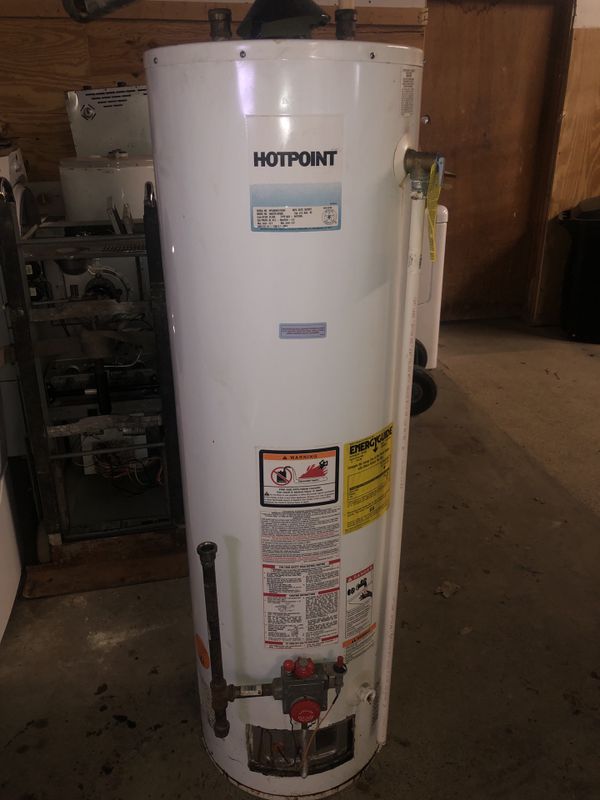 Hotpoint gas hot water tank 40 gallon for Sale in Cleveland, OH OfferUp