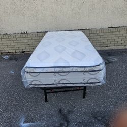 Brand New Twins Size plush Double Sided Pillow Top Mattress In Plastic 
