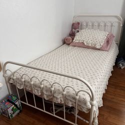 Farm House  Vintage  Twin Bed 