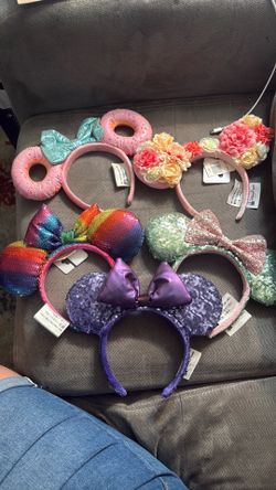 Minnie Mouse ears