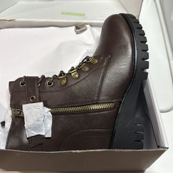 Brand new boots size 7