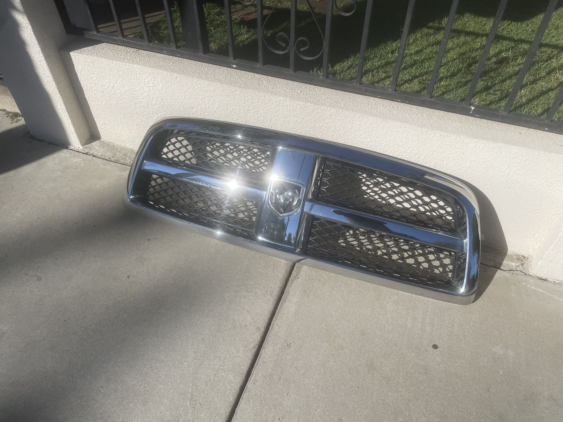 Dodge Ram Grille