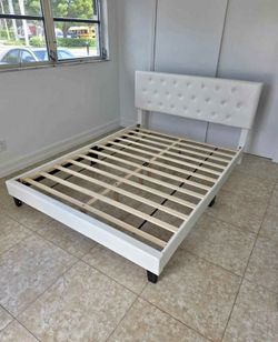 Full size bed - Cama tamaño full