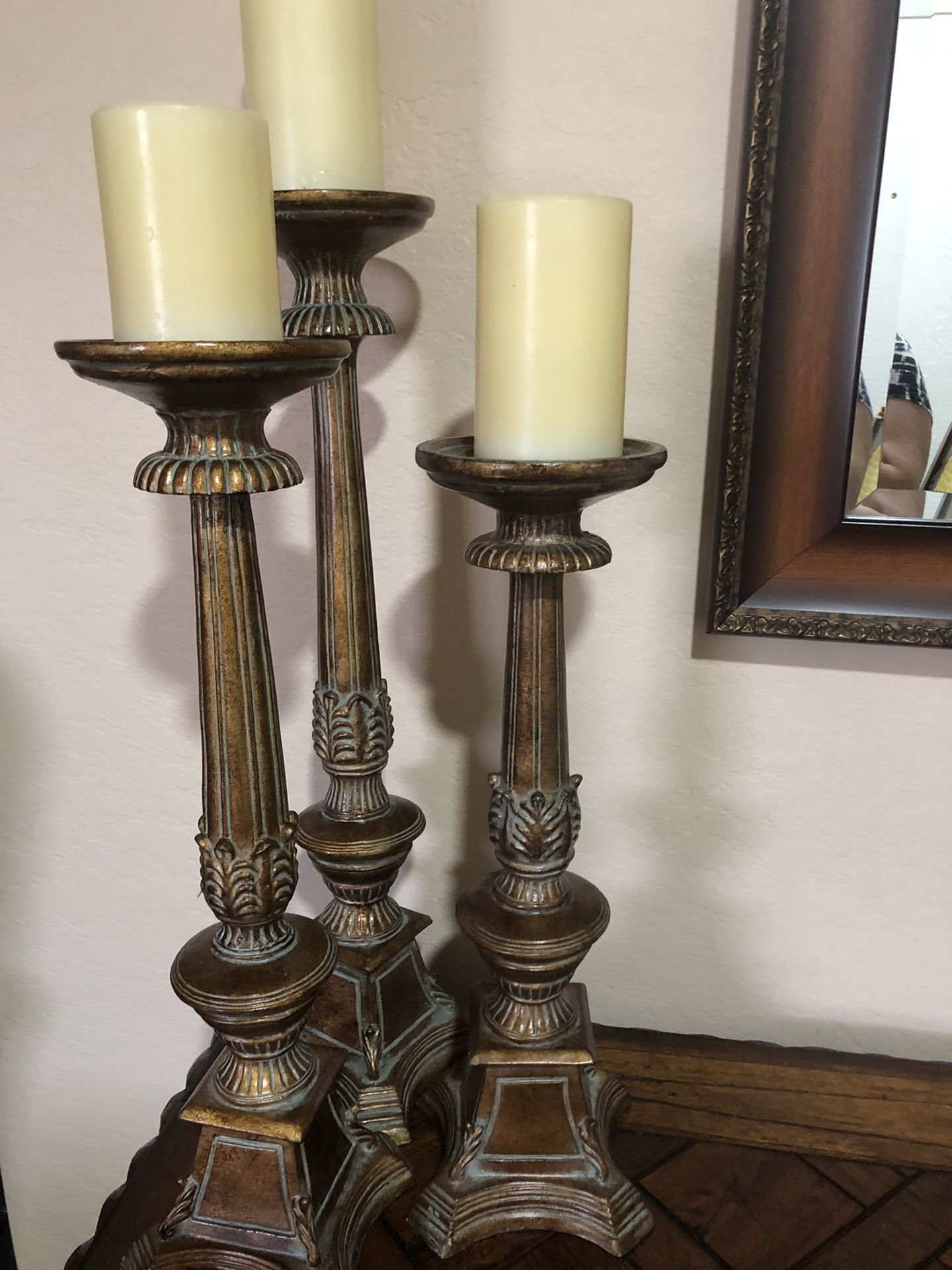 Pillar Candle Set & Wall Accents