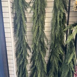 BRAND NEW 6’ All PE CEDAR GARLAND