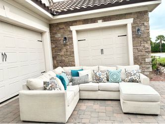 Comfy Farmhouse style Couch +Chaise
