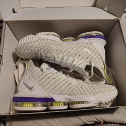 Nike LeBron James Buzz Lightyear Size 11