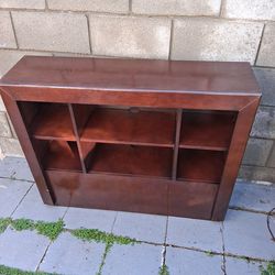 Wooden cabinet with shelves. Mueble de madera, con entrepaños.                          Wooden cabinet with shelves