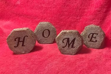 H O M E 4 Piece Resin Stone Look Garden Stone Set Each Stone is 4” NEW in Box!