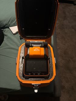 Fusion splicer