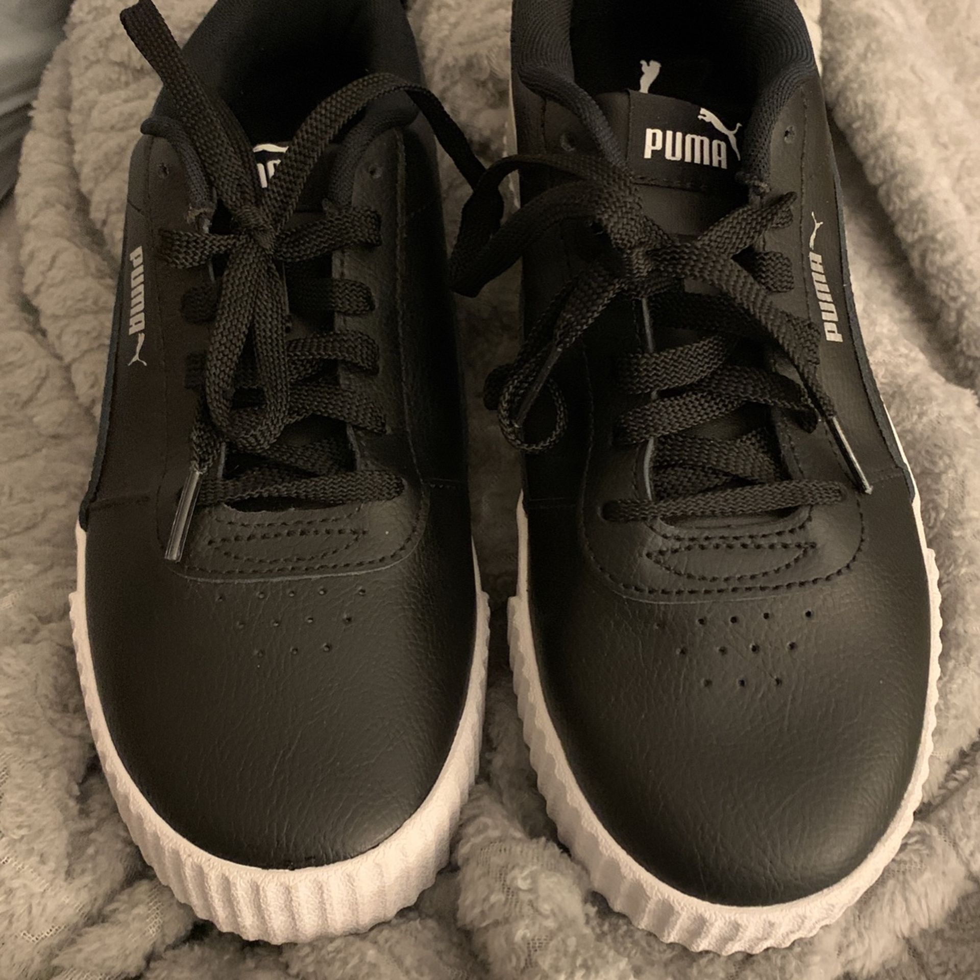 Womens New Carina Pumas Sz8.5