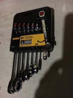 Dewalt metric ratcheting wrench set