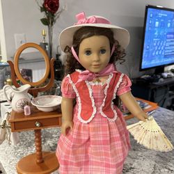 American Girl Doll- MARIE-GRACE GARDNER 