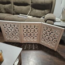 Decorative pet gate 