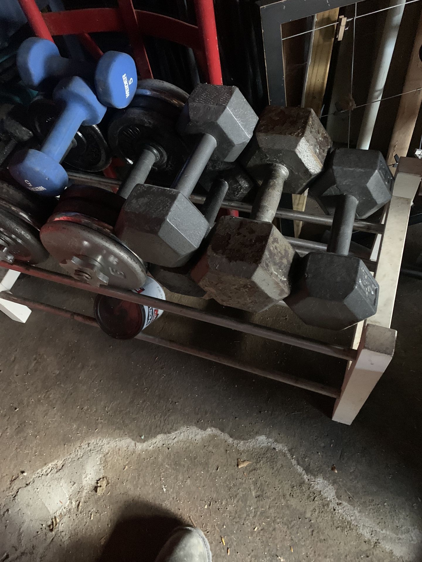 Weight ,Bench ,Bar More Than 600 Pounds