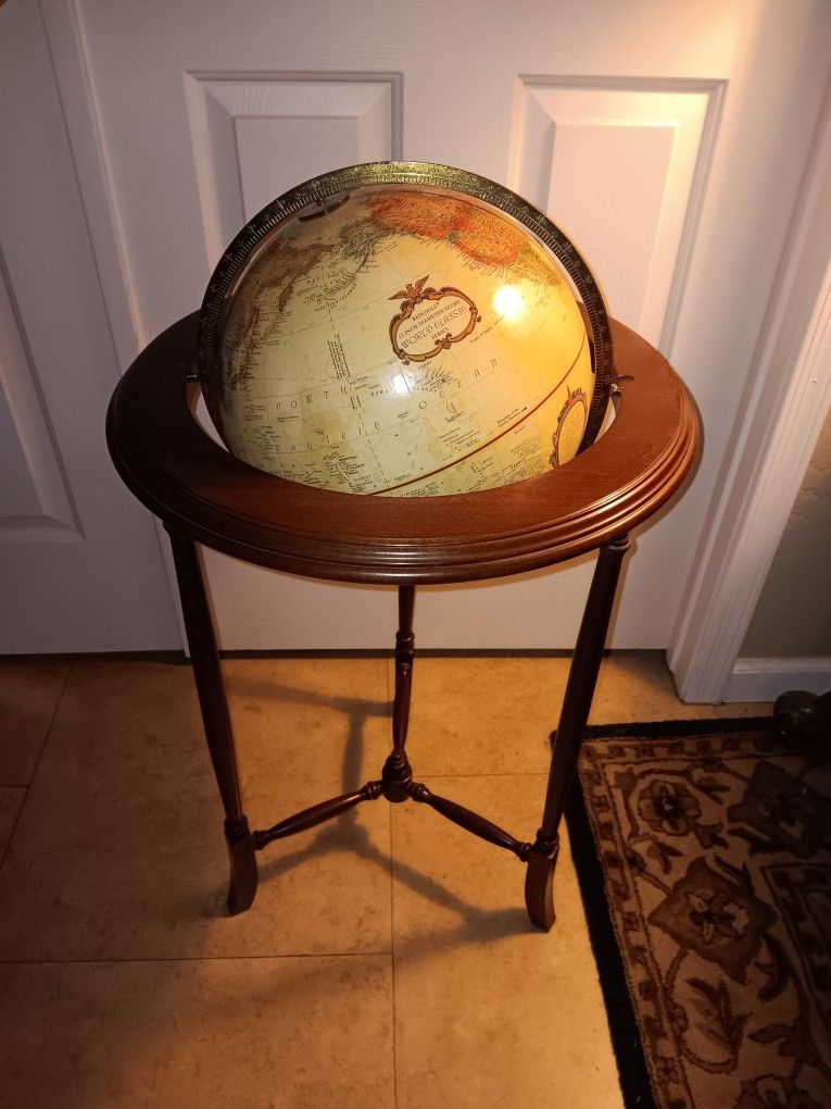 Floor model Globe