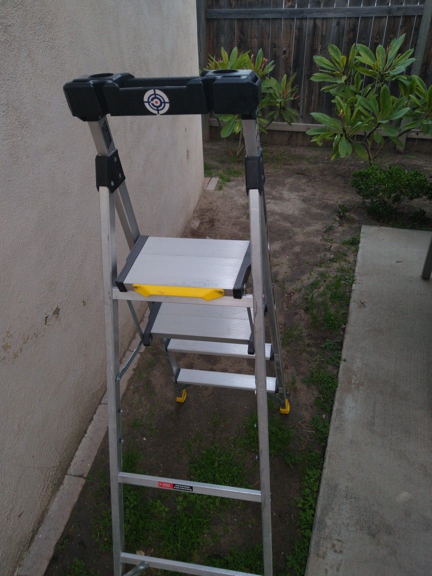 Gorilla Ladder 5.5'ft. Model GLX5B for Sale in El Monte, CA OfferUp