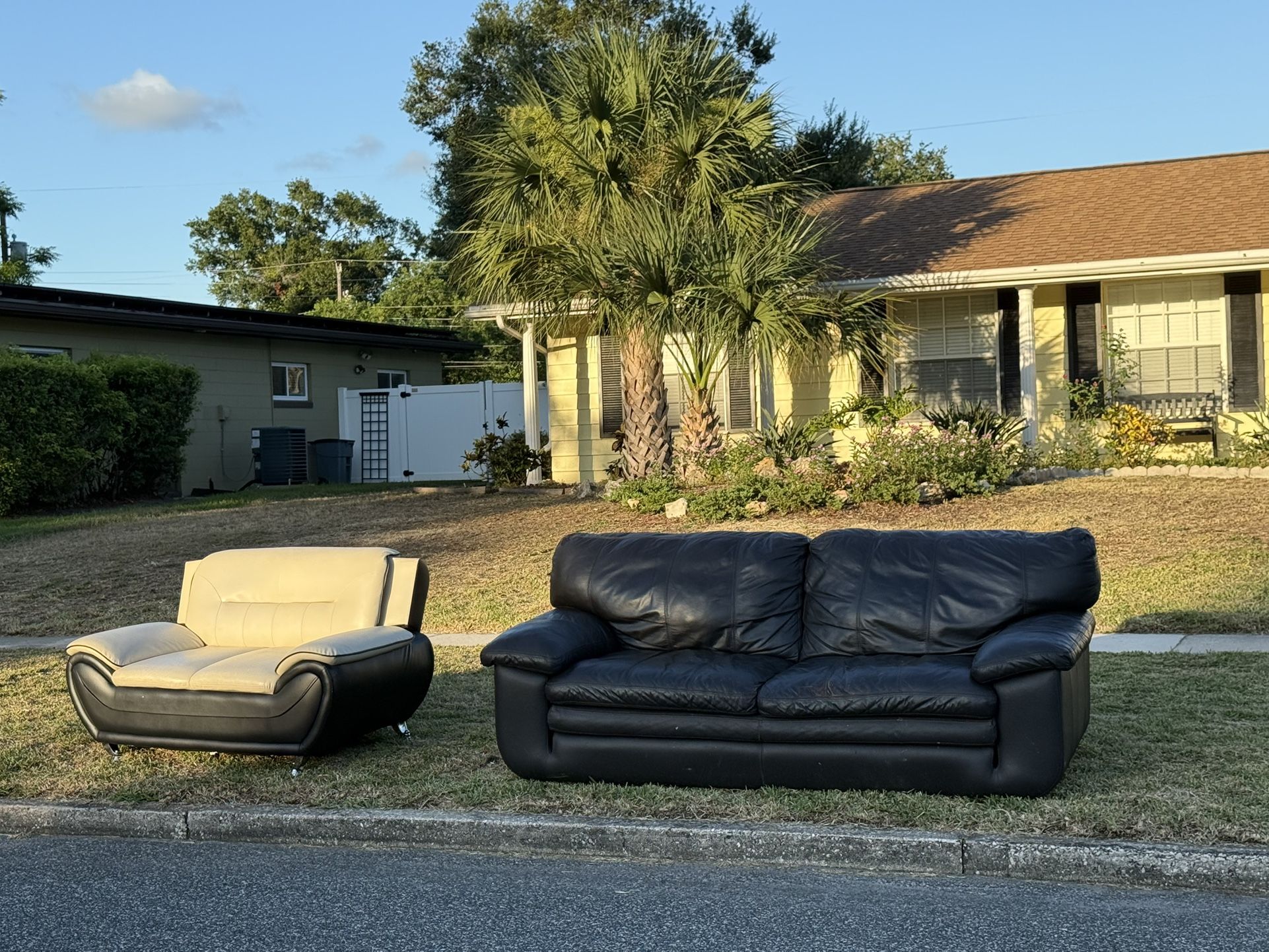 Free Couches On Curb For Pick Up In Winter Park!