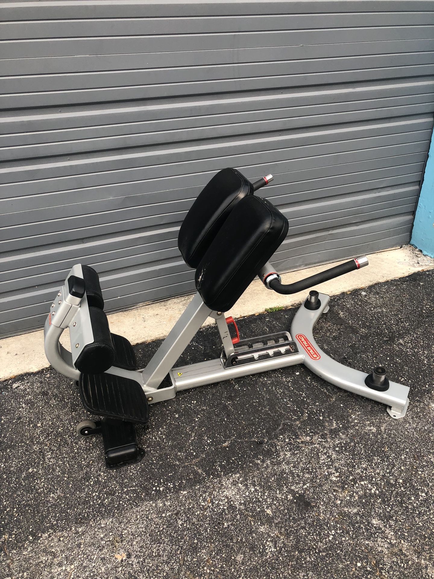 Star trac roman chair gym hyper extension bench