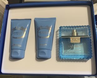 Versace Men’s Perfume Set 💙 Brand new and authentic 💙 NO TRADES 🚫 PRICE Is FIRM ‼️