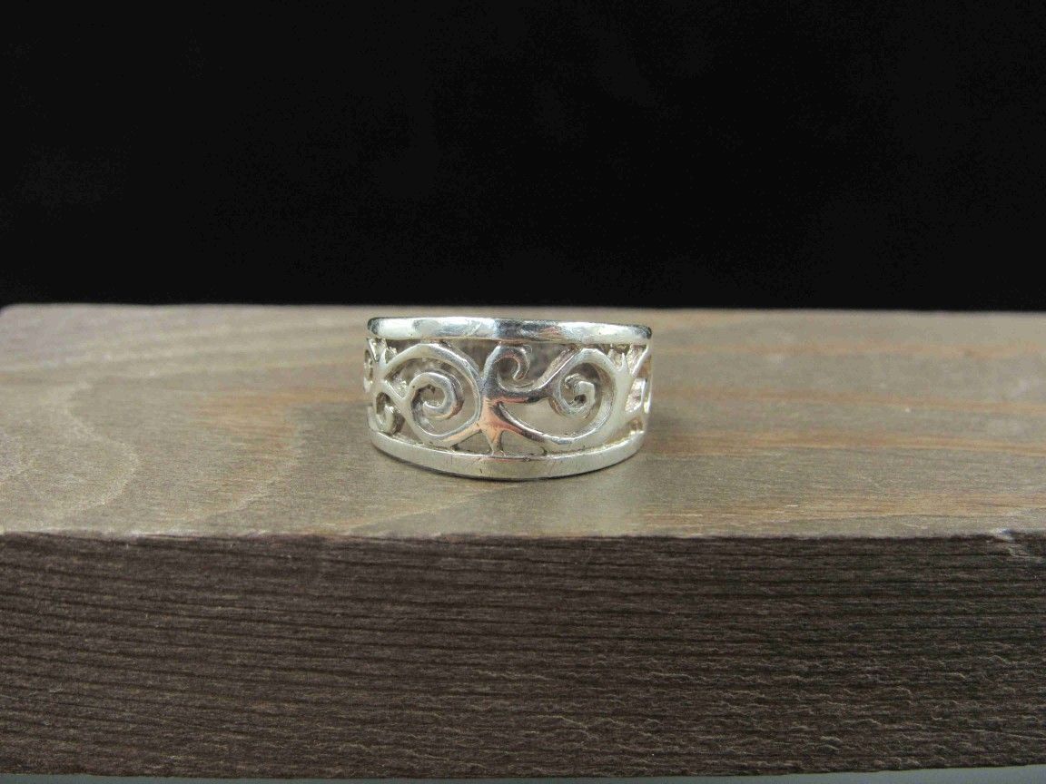 Size 6.5 Sterling Silver Swirling Fancy Design Band Ring Vintage