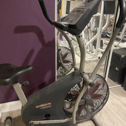 Pro Form Exercise Bike .  Electronic Display & Heart Rate Button . Like New 