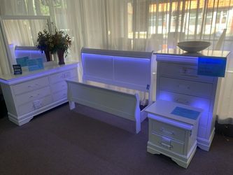 Modern 5-Piece White Sleigh Bedroom Set w/ LED Lighting