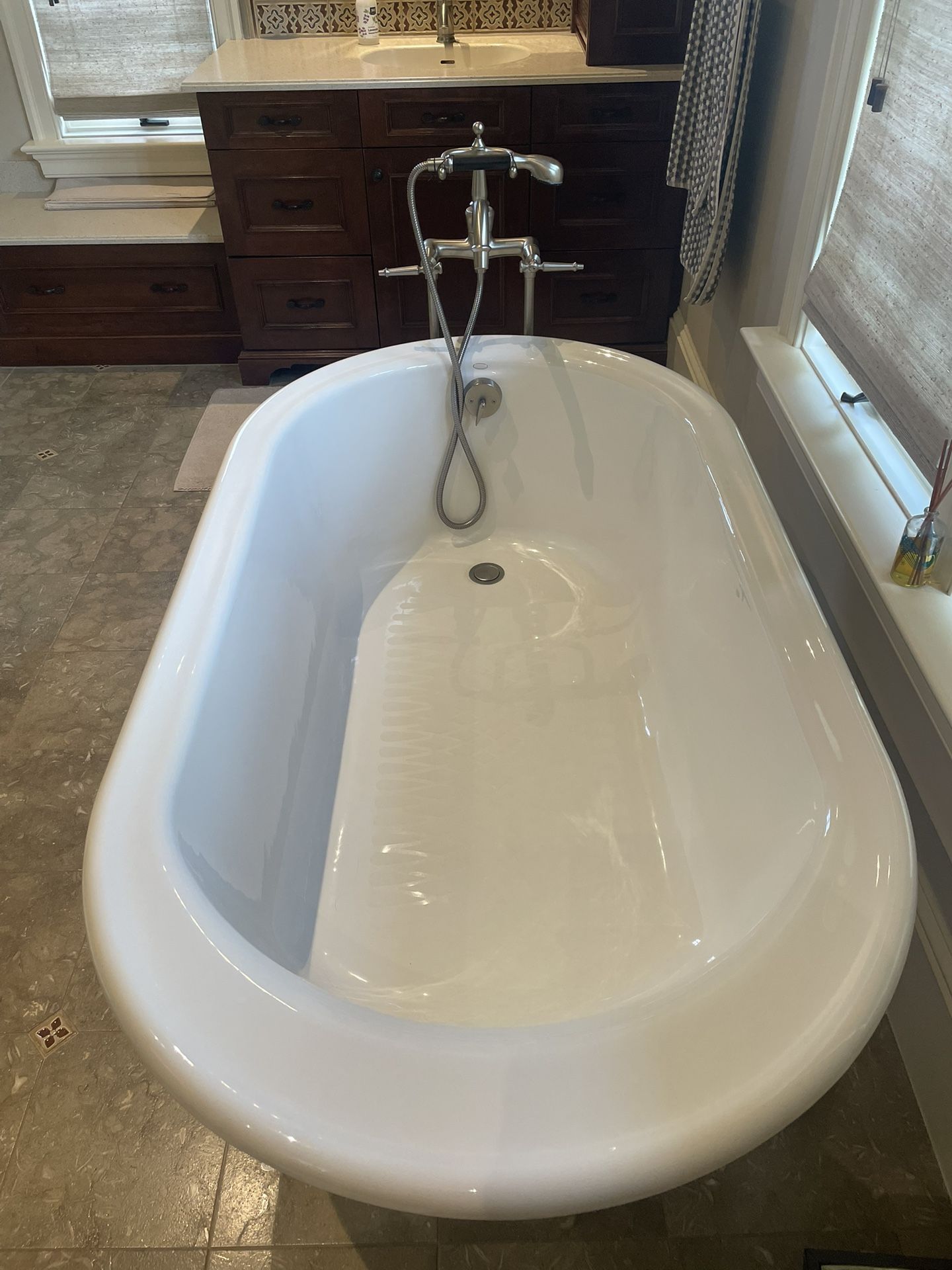 Kohler Free Standing Tub