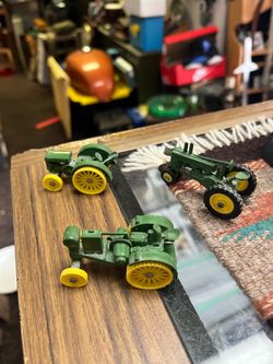 John Deere Miniature Die-Cast Tractor Set of 3