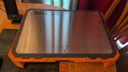 Klein tilt tray for modbox