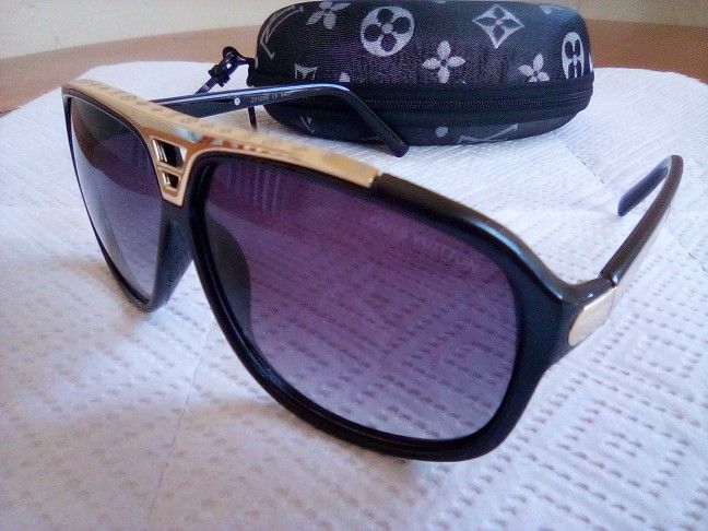 Louis Vuitton Evidence Gold Sunglasses 