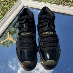 Authentic Jordan 11 retro gamma blue 2013 size 9.5 used 