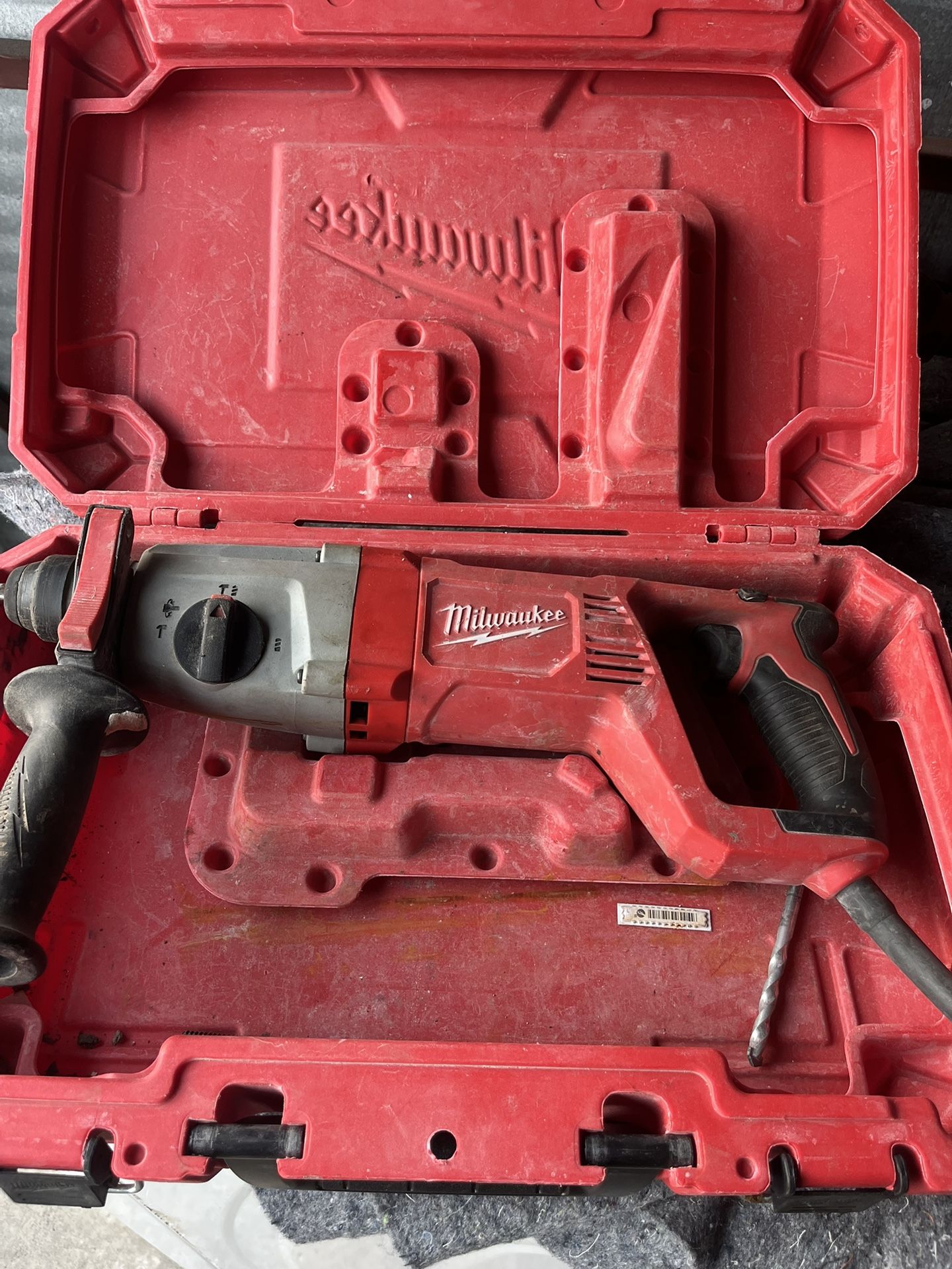 Milwaukee rotary hammer 