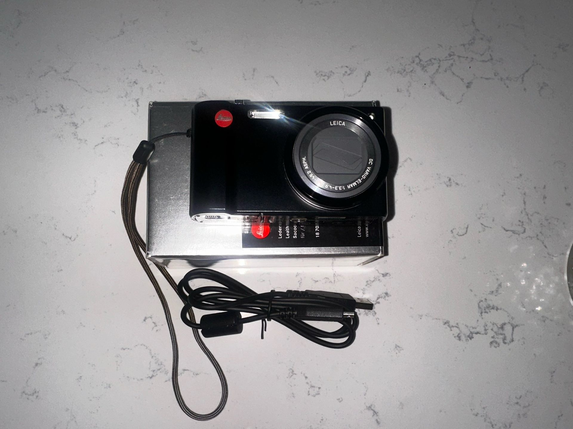 Leica V-LUX 20 12.1 MP Digital Camera w 12x Wide Angle Optical Zoom 3.0-Inch LCD