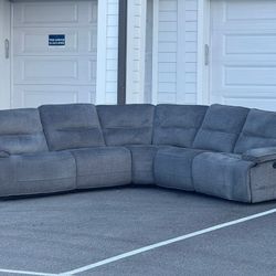 MACY’S 5 PIECES POWERED RECLINING GRAY SECTIONAL COUCH DELIVERY AVAILABLE  🚚