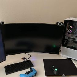 Gaming Settup/ PC/ Monitors/ Desk