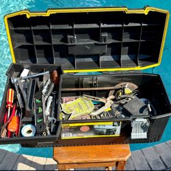 ⭕️ Stanley Storage 28" Water Resistant Toolbox with Tools