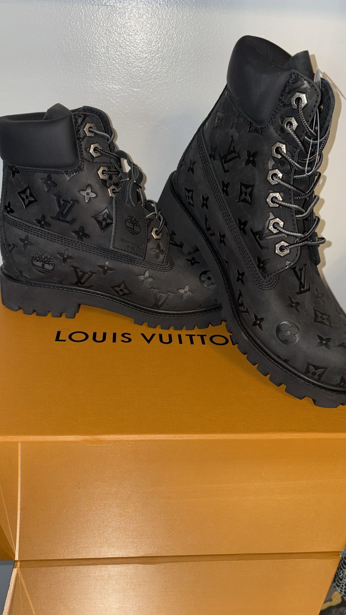 Louis Vuitton Tims