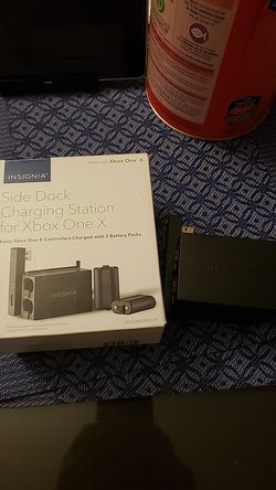 Insignia™ - Side Dock Charging Station for Xbox One X - Black
