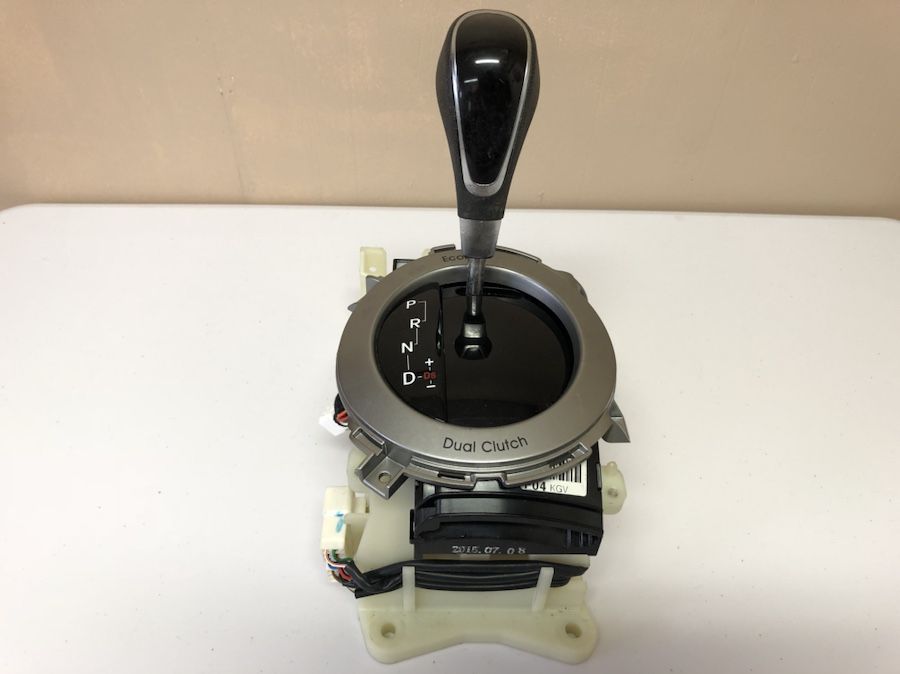 2012-2016 Hyundai Veloster Automátic transmission Lever assembly OEM