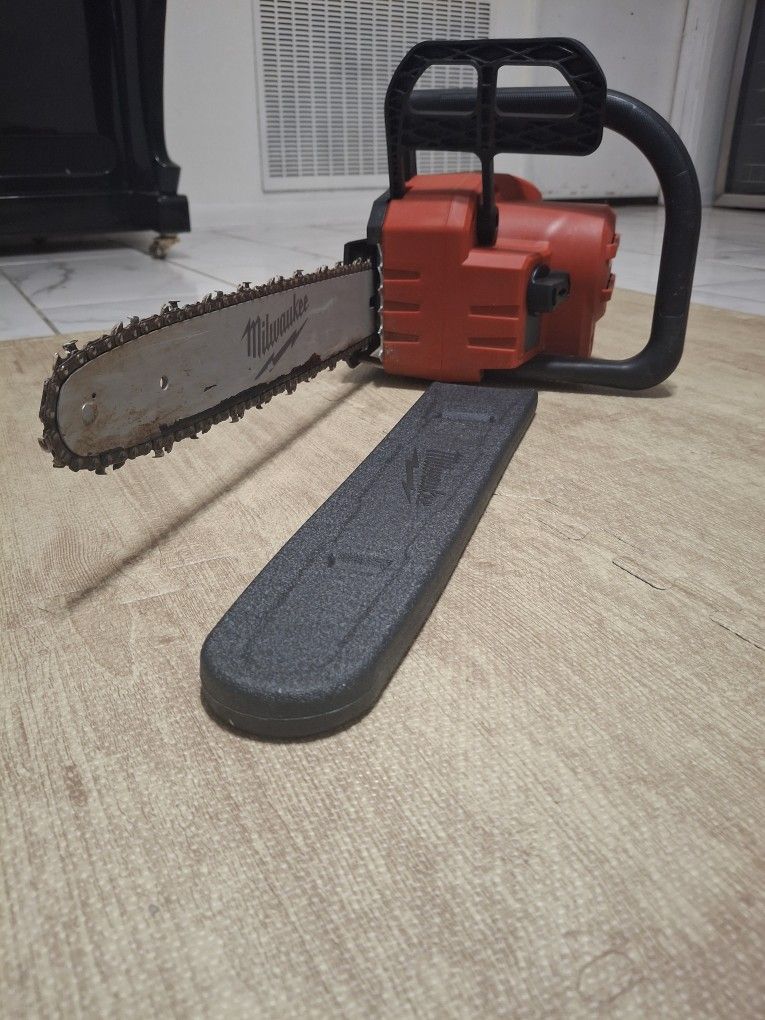 Milwaukee M18 FUEL 16 in. Chainsaw (Tool Only)