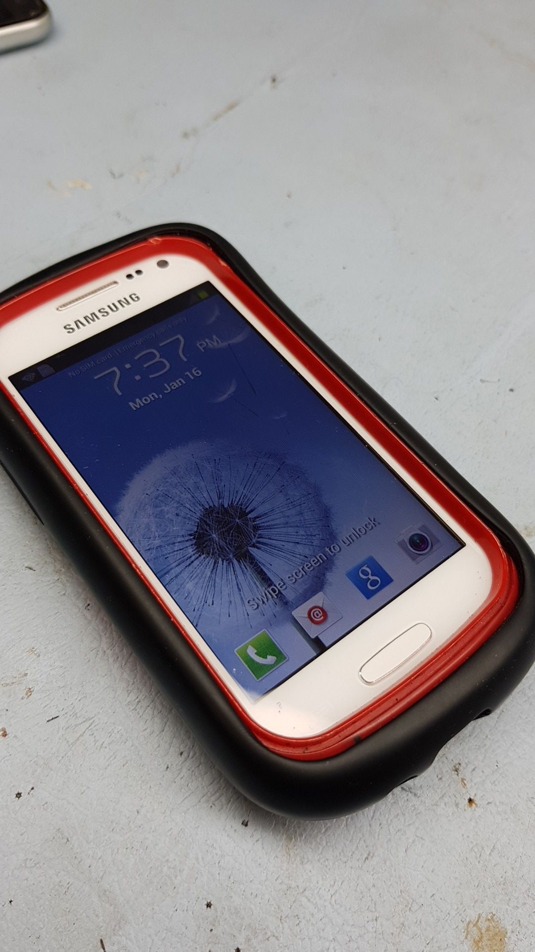 Unlocked Small Samsung Galaxy Phone with a Protective Case CLEAN IMEI ready to use Mexico Africa