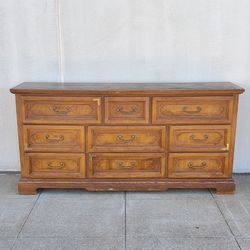 Dresser Bureau Chest of 9 Drawers
