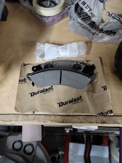 Duralast Gold 94-04 Mustang Cobra/Bullit/Mach 1 Brake Pads